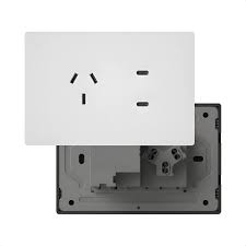 TOMACORRIENTE Y USB-C MILAN BLANCO MACROLED, AC 250V, 10A MAX. 2 USB-C DE 20W, BASTIDOR